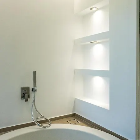 Seaside Luxury With Jacuzzi Apartment *